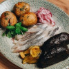 Оселедець з картоплею та маринованими огірками Околиця