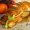 Круасан с курицей и овощами Территория